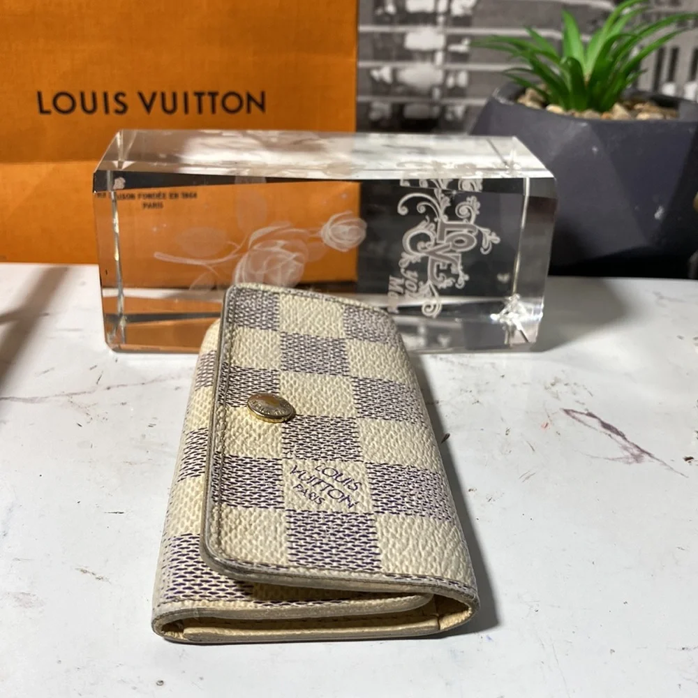 Authentic Louis Vuitton Damier Azur Key Case_9